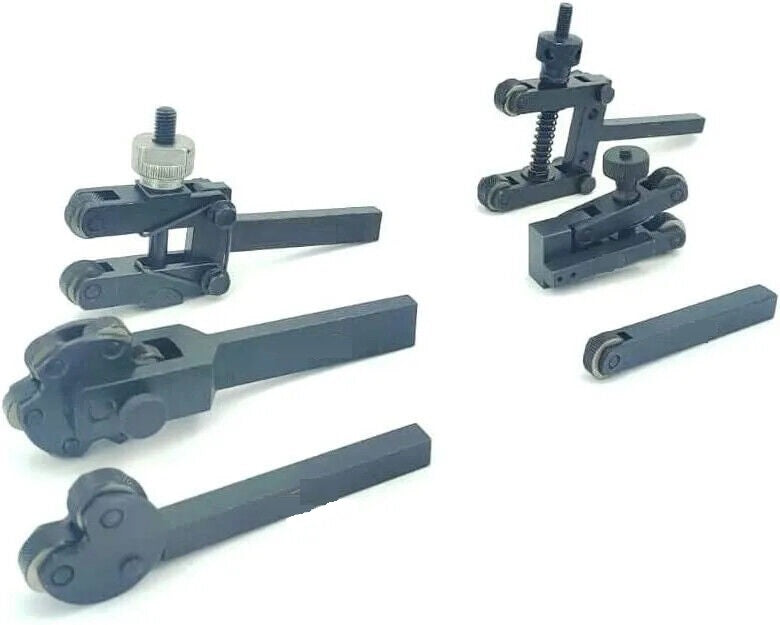 Knurling wheels set compatible with lathe tool holders