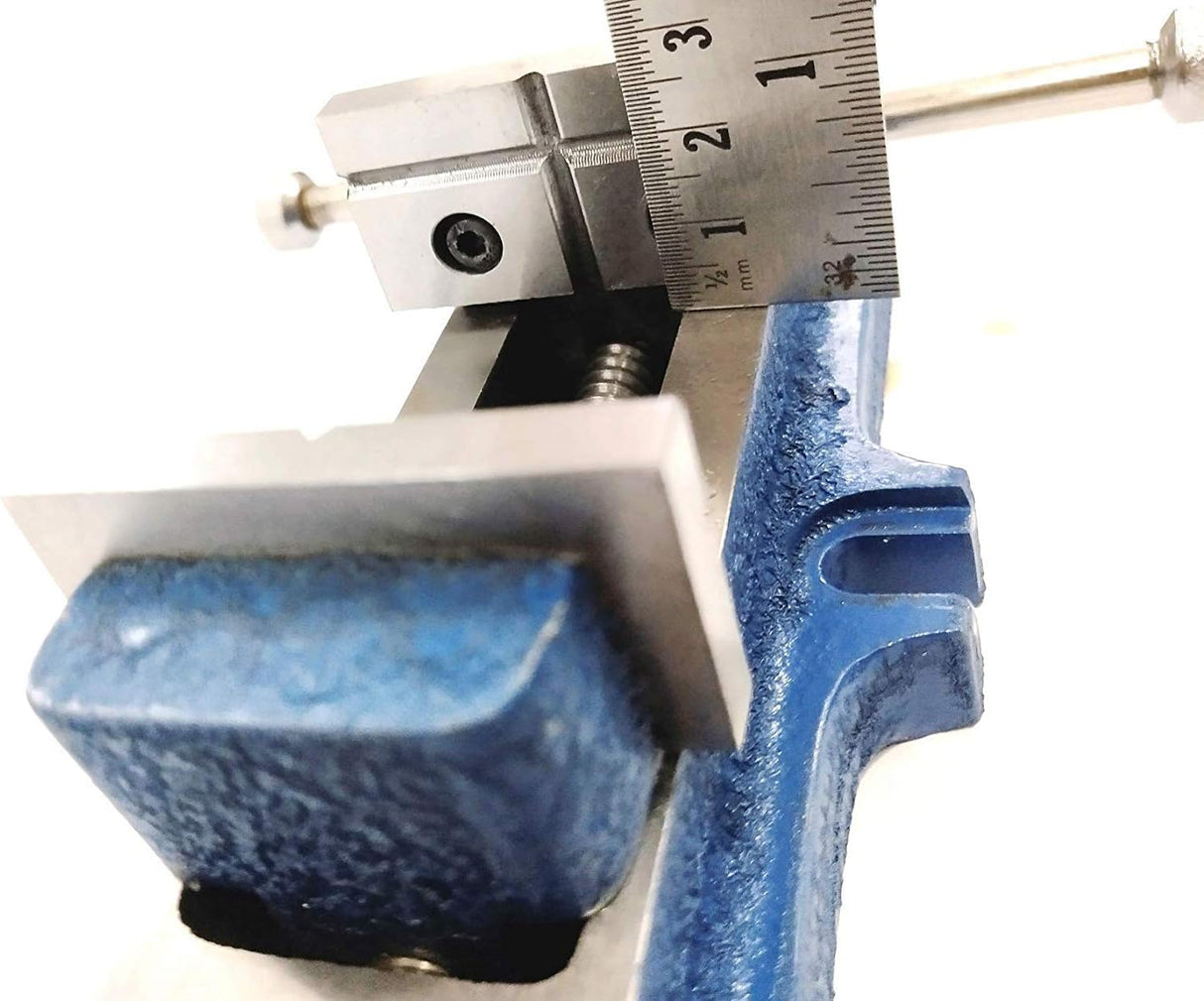 Industrial milling stability ensured using fixed base vertical slide