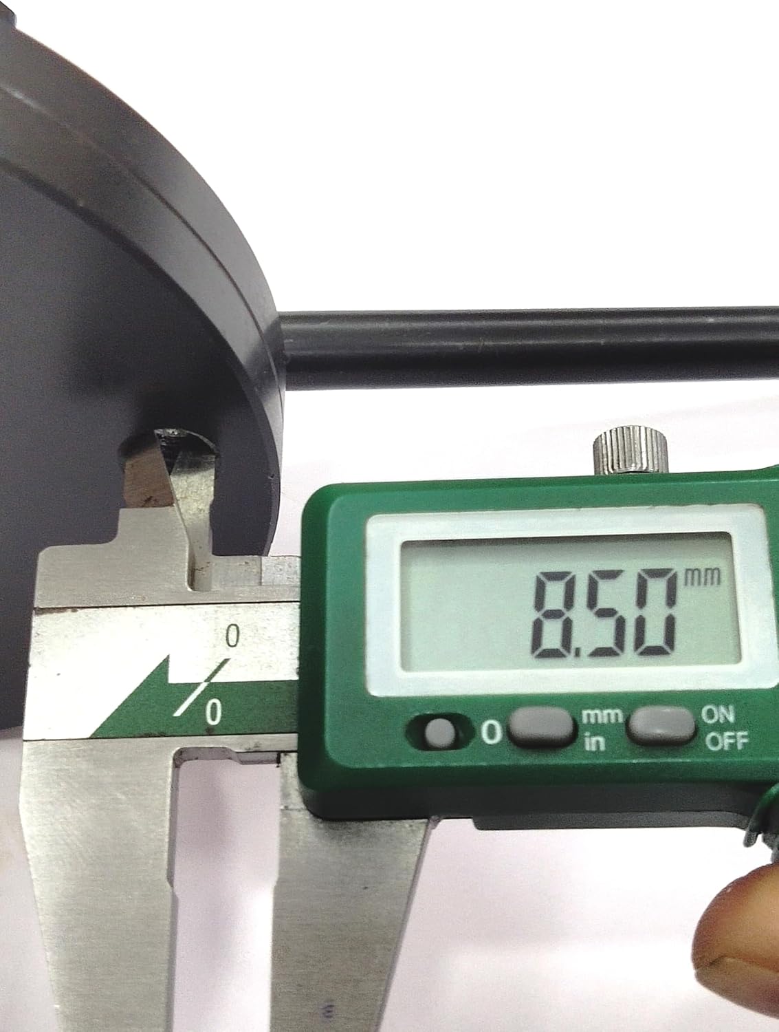 Round positive rake tool fitted with Carbide Cutting Bits