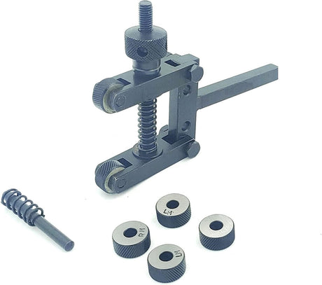 Clamp type knurling tool with spring mechanism