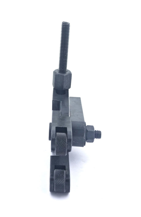 Clamp type knurling tool top view with adjustable clamping mechanism