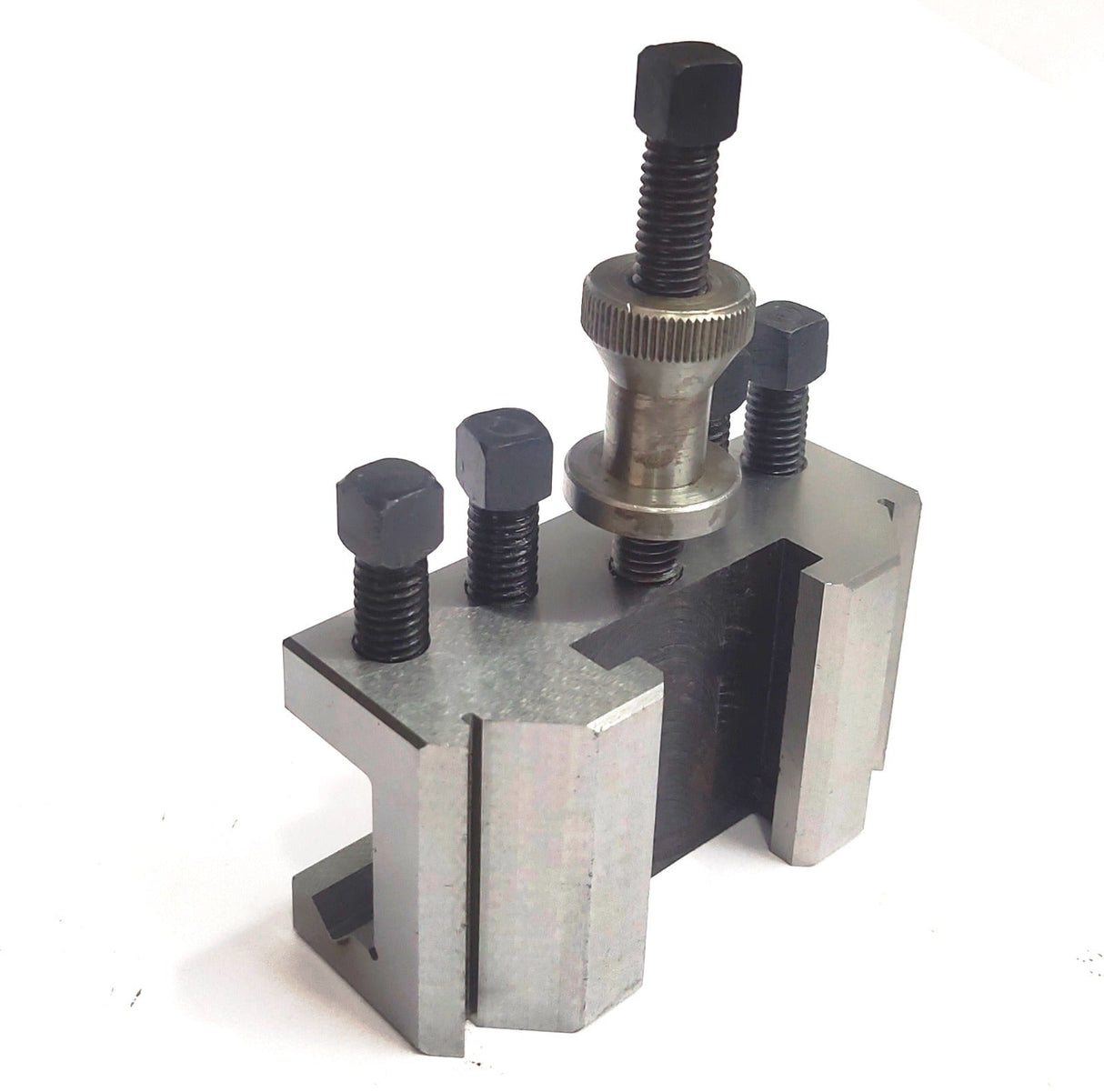 Heavy duty machining supported by Quick change lathe tool holder